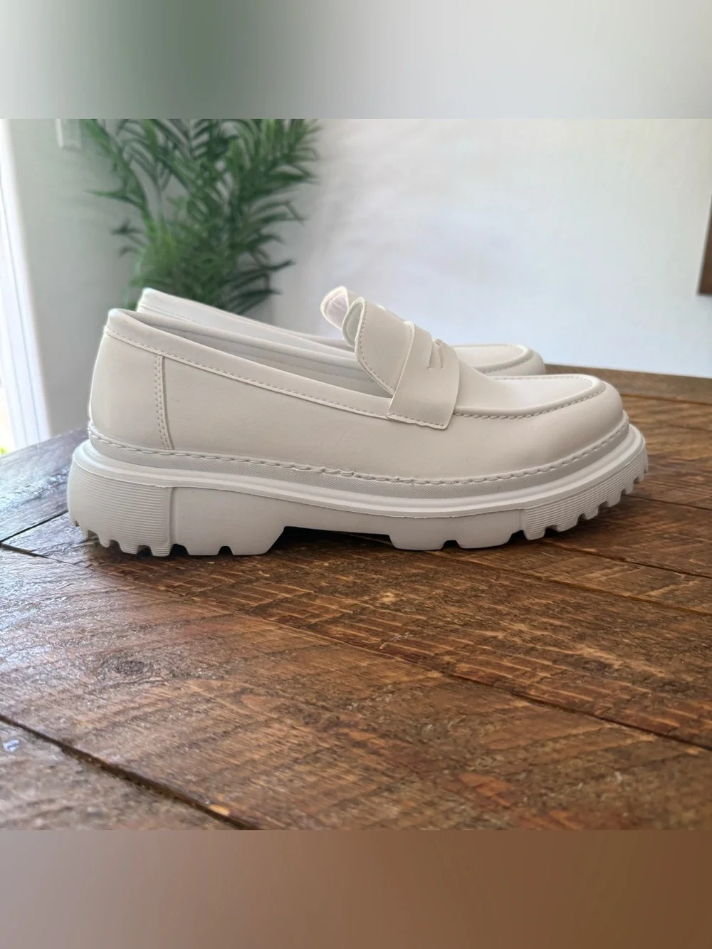 Chekich stylish cream